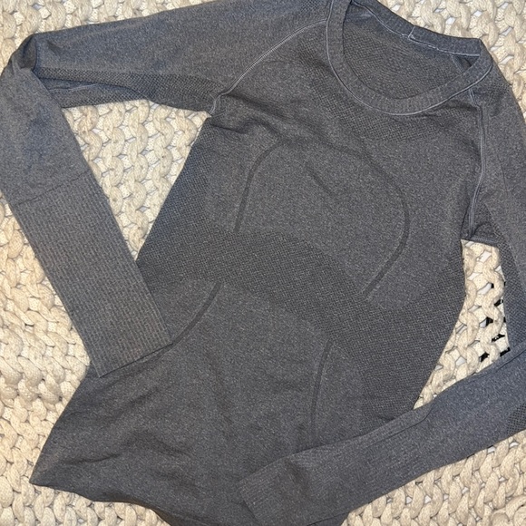 lululemon athletica Tops - Lululemon Swiftly Tech Long Sleeve Shirt